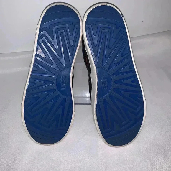 UGG Caplan Slip On big Girls Shoes Size 6, colorful pattern black background. - Picture 6 of 9